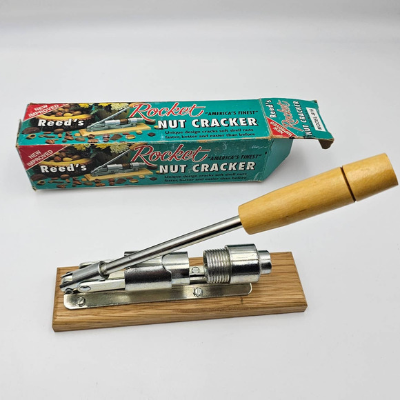 Reed's Kitchen Reeds Rocket Nut Cracker Model 86 Made In Usa